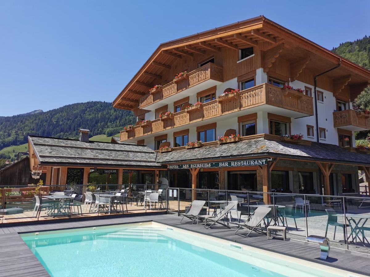 Hotel-Chalet Les Ecureuils Restaurant, Piscine, Garage Le Grand-Bornand Exterior foto