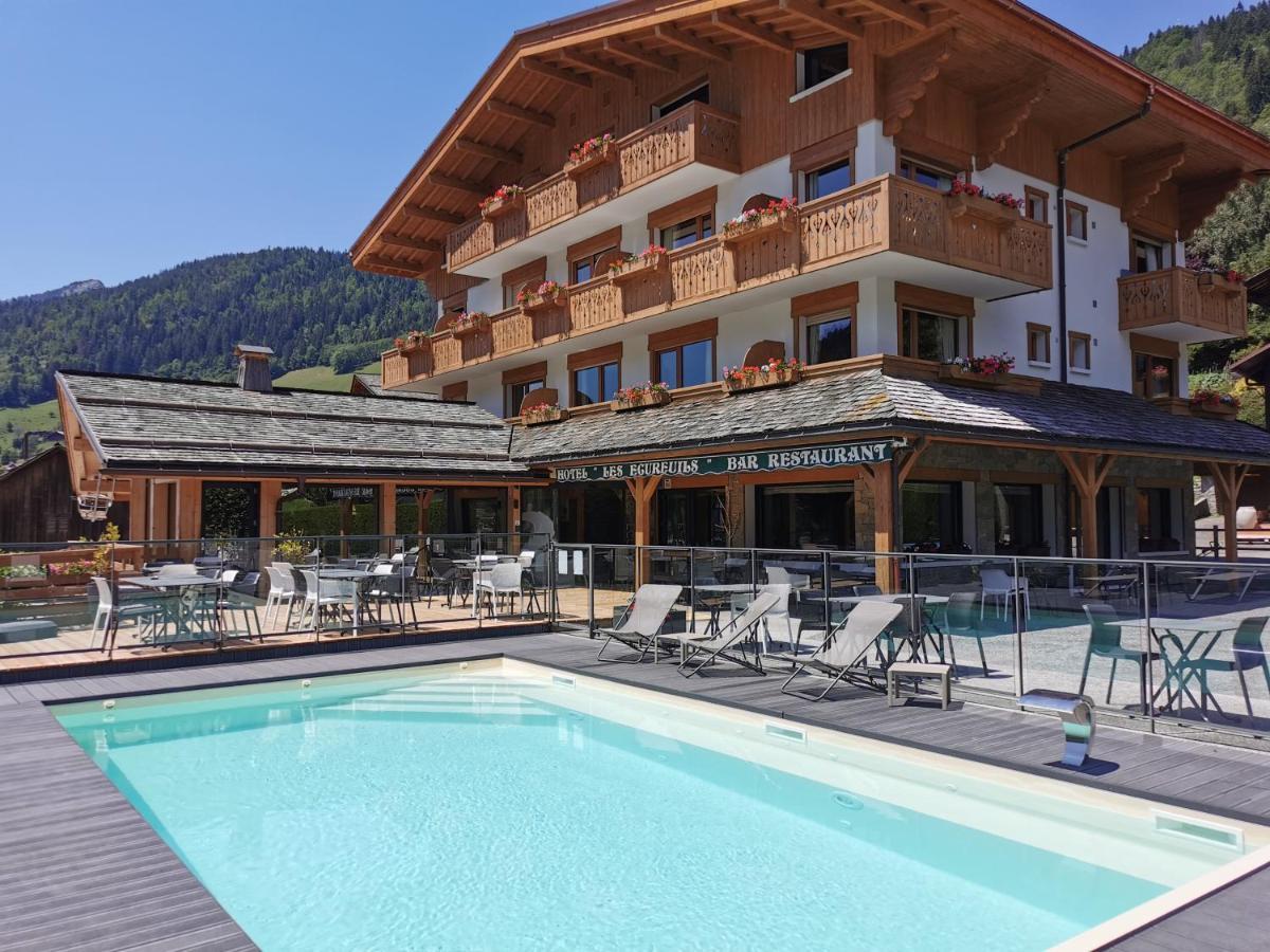 Hotel-Chalet Les Ecureuils Restaurant, Piscine, Garage Le Grand-Bornand Exterior foto