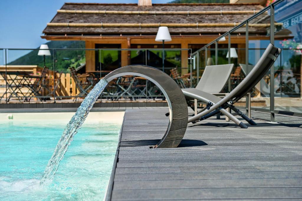 Hotel-Chalet Les Ecureuils Restaurant, Piscine, Garage Le Grand-Bornand Exterior foto