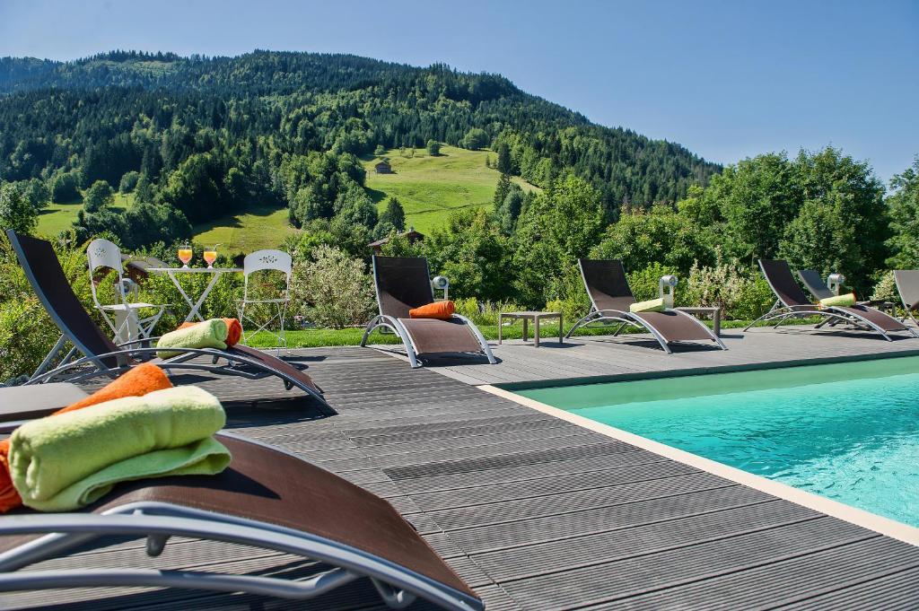 Hotel-Chalet Les Ecureuils Restaurant, Piscine, Garage Le Grand-Bornand Exterior foto